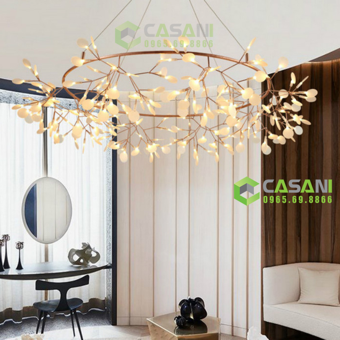 Đèn trang trí phòng khách chung cư giờ đây không chỉ có tác dụng giúp chiếu sáng mà còn trở thành một vật dụng nội thất tuyệt vời để tạo điểm nhấn cho không gian sống của bạn. Bạn sẽ có nhiều sự lựa chọn phù hợp với phong cách thiết kế nội thất của mình.
