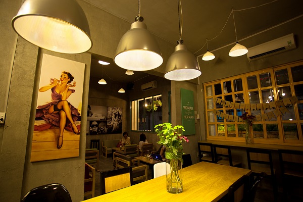 Đèn chùm trang trí quán cafe - Điểm nhấn hút mắt mọi ánh nhìn
