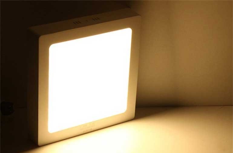 giá các loại đèn LED ốp trần