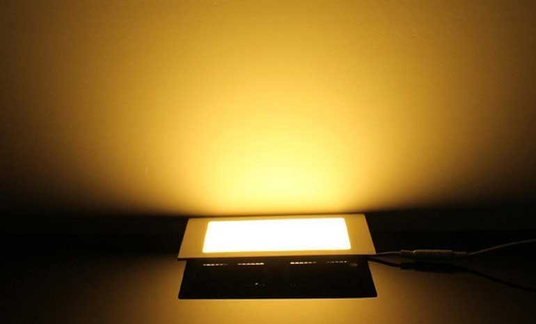 Đèn LED áp trần 18W đổi màu